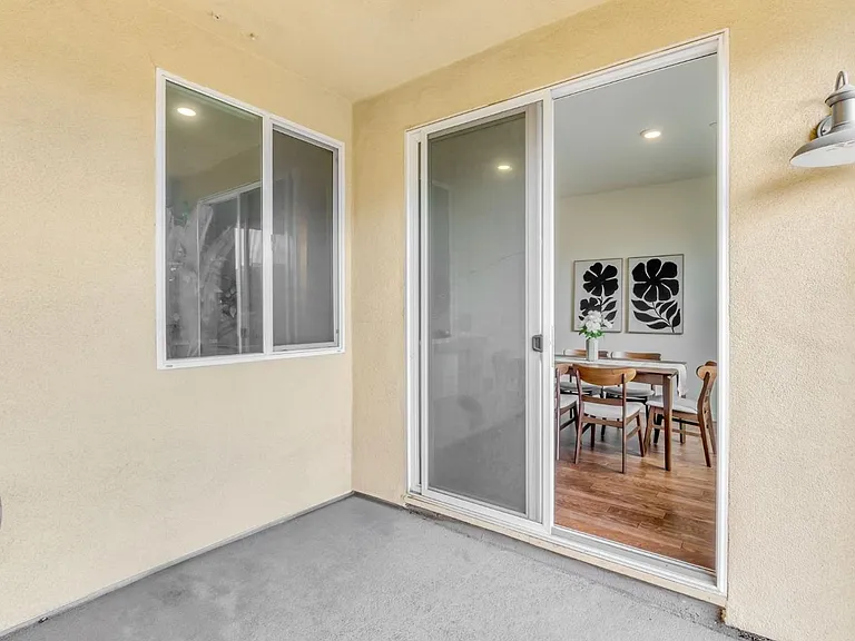 10946 International Dr — Photo 15