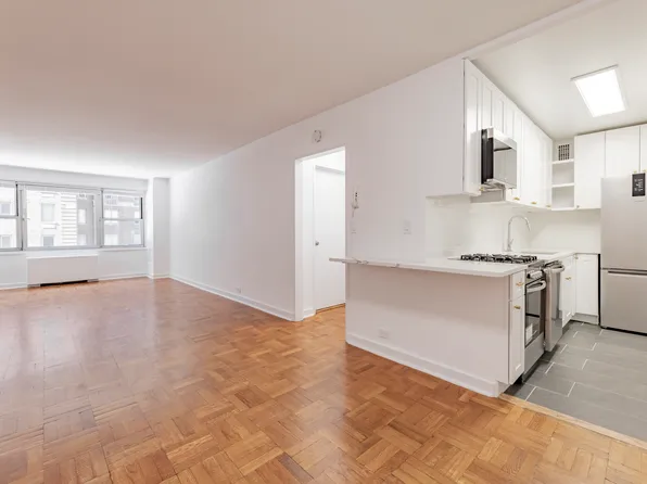 77 W 55th St, New York, NY