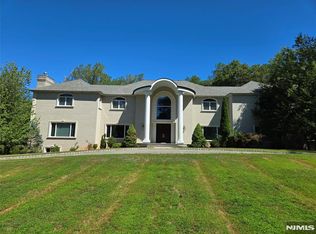 95 Fox Hedge Rd, Saddle River, NJ 07458