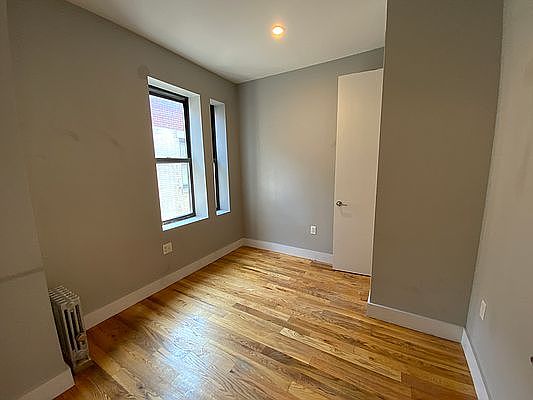 3rd image of 21 Fort Washington Ave #Vid
