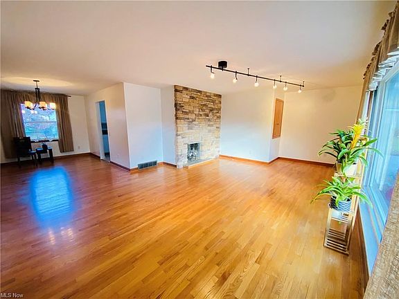 2nd image of 508 Chamberlain Dr