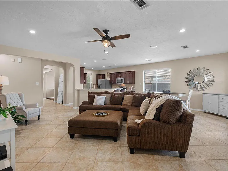 2875 Torano Cir — Photo 13