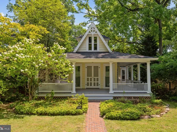 105 Grove Ave, Washington Grove, MD 20880