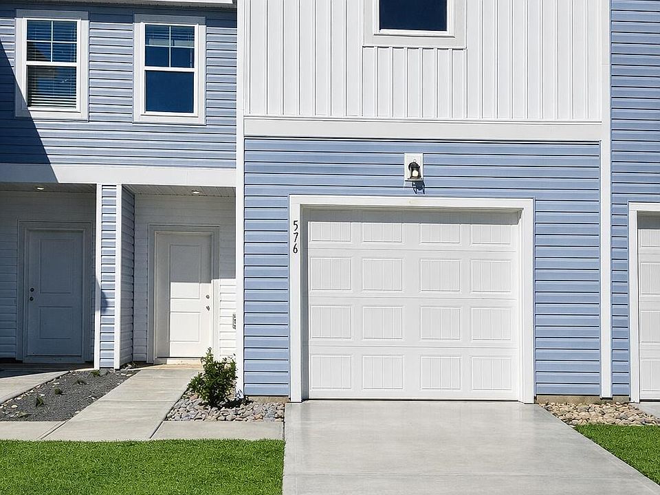 1st image of 583 Sandy Hollow Drive