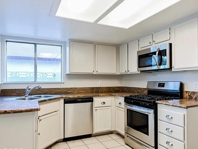 4405 McBride Dr — Photo 5