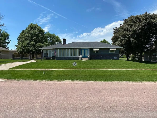 1404 Redick Ave, Creighton, NE 68729
