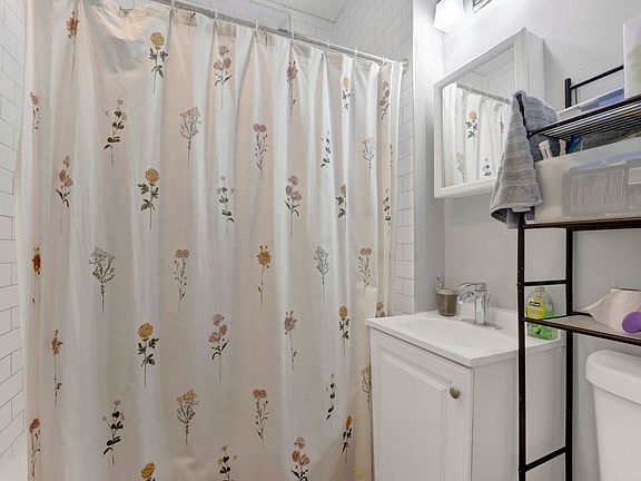 5th image of 2341 W Charleston St #3F
