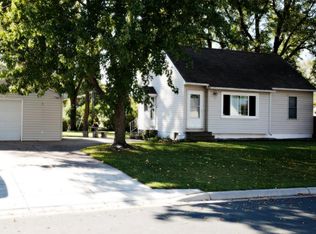 1 Pine Dr, Circle Pines, MN 55014