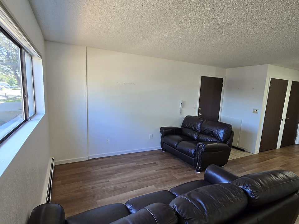 We are offering the option to keep the couches included.