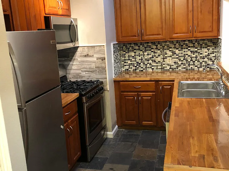 37171 Ash St — Photo 2