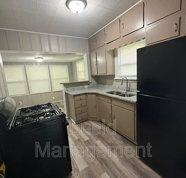 1106 Euclid Ave #1 — Photo 5