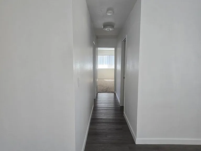 2650 E Park Ln — Photo 8