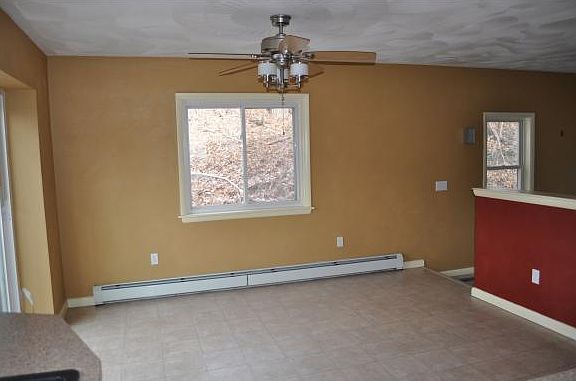 3rd image of 825 E Circle Dr
