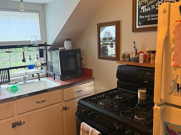 5th image of 134 State St APT 6