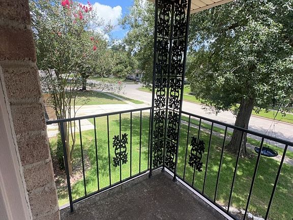 3rd image of 18507 Sweetmeadow Dr