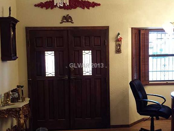 2nd image of 2910 Schaffer Cir