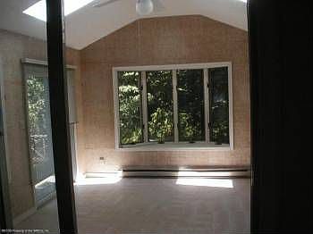 2nd image of 139 Tanbark Ln