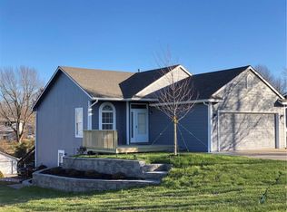 72 Winchester Rd, Eudora, KS 66025