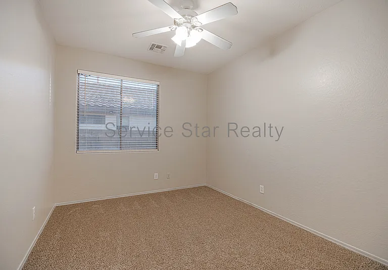 39560 N Prairie Ln — Photo 16