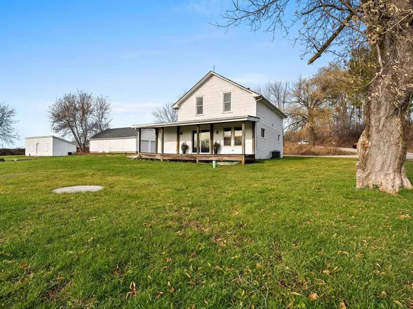 W2331 Linquest Rd, Cecil, WI 54111