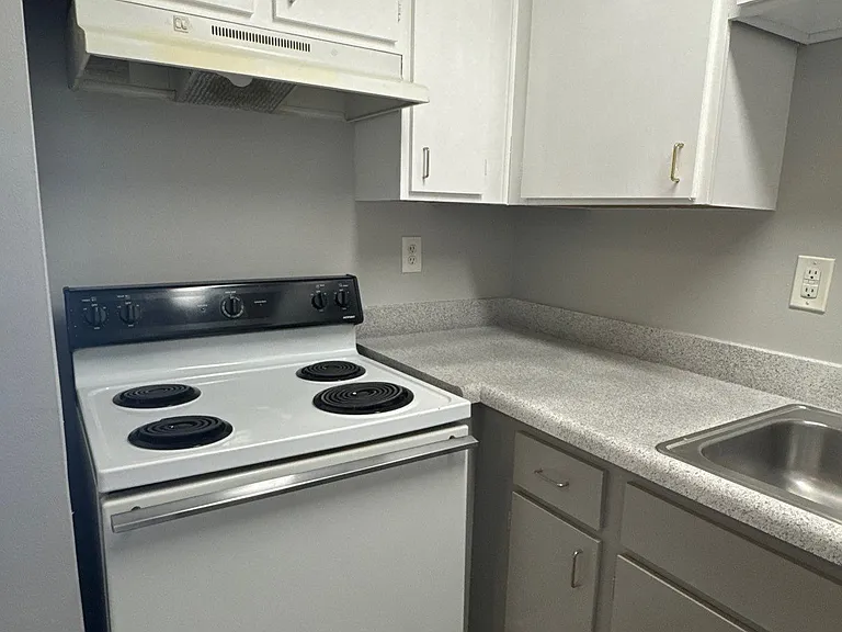 4103 Blue Lick Ct #7 — Photo 5