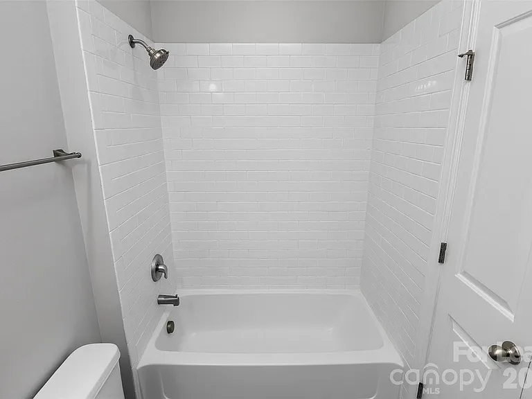 1829 Kenilworth Ave — Photo 16