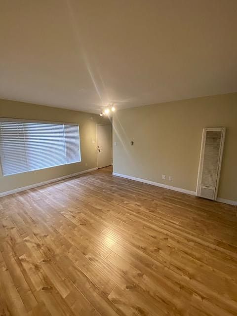 1st image of 3106 Bagley Ave APT 1