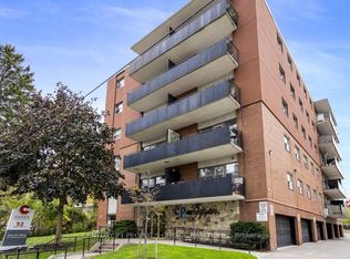 52 Park St E #307, Mississauga, ON L5G 1M1