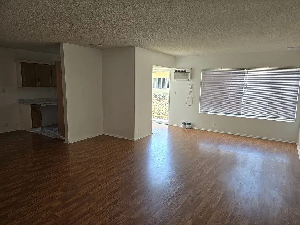 7549 Lexington Ave #19