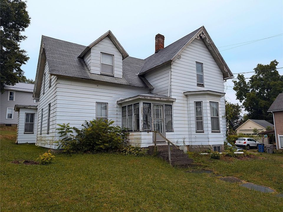 1st image of 617 Baldwin St