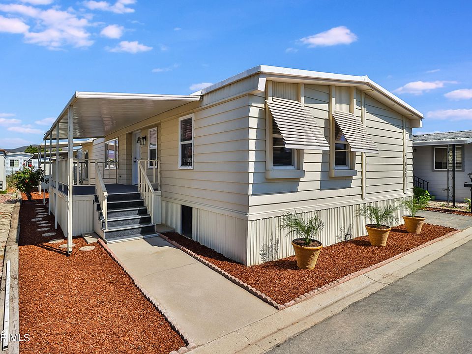 1st image of 160 Dahlia Way