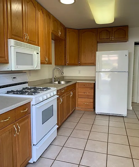 1636 Ramona Ave — Photo 4
