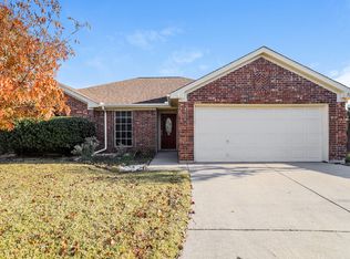 536 Brandy Ct, Saginaw, TX 76179