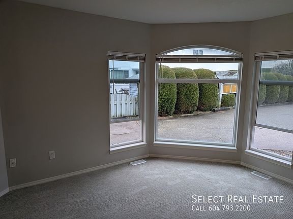 4th image of 9457 Broadway #9