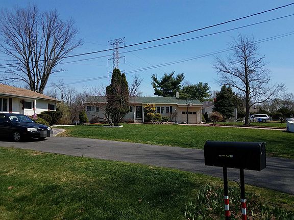 3rd image of 30 Lake Park Dr