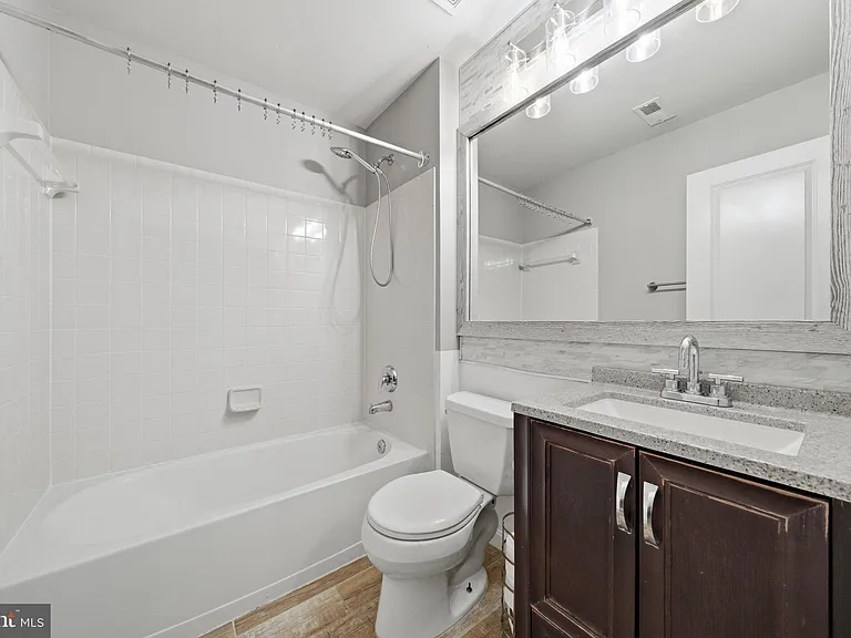 13131 Clarksburg Square Rd — Photo 41