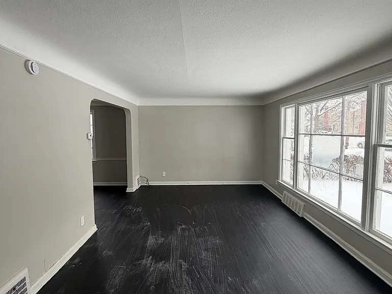 16109 Delrey Ave — Photo 5