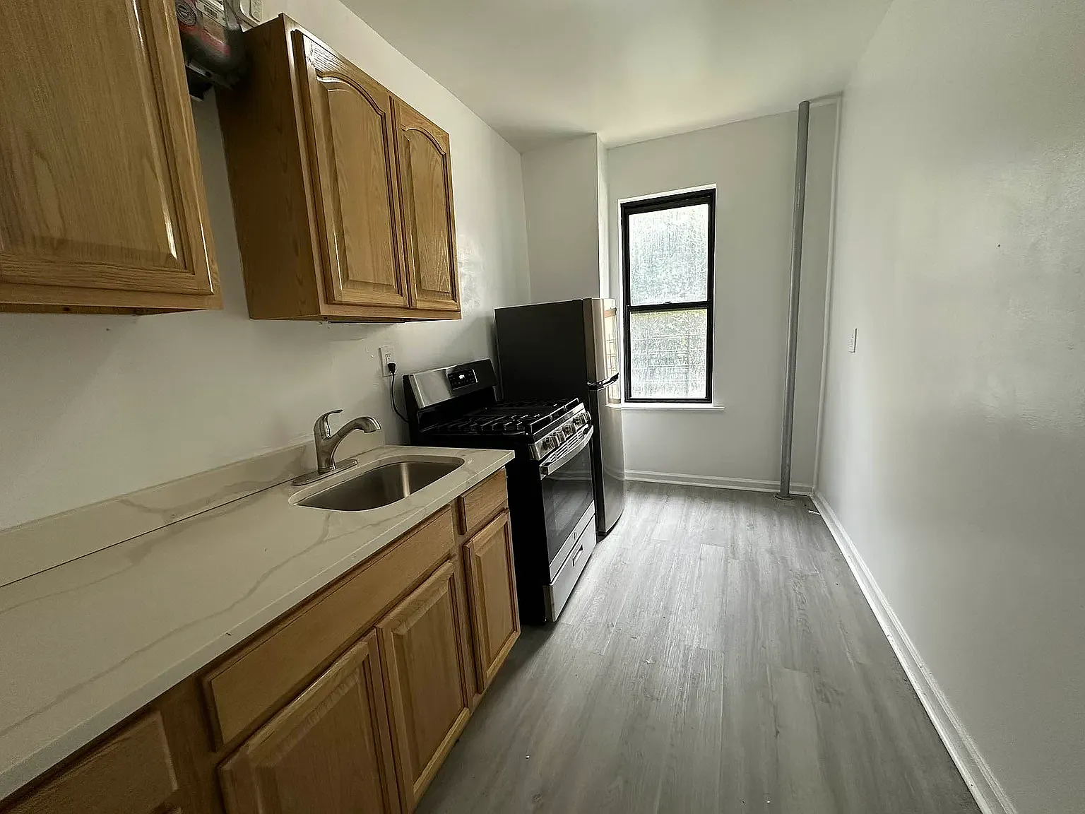 2387 Morris Avenue — Photo 1