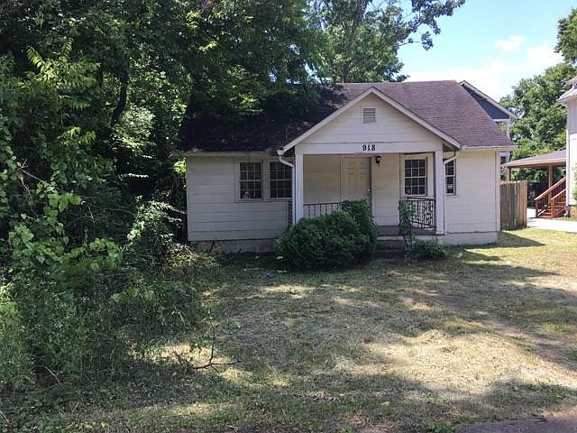 2nd image of 918 Spain Ave
