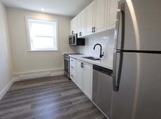 2079 Ghent Ave #2, Burlington, ON L7R1Y4