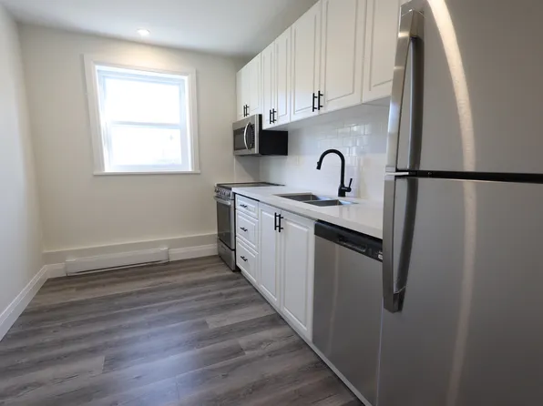 2079 Ghent Ave #2, Burlington, ON L7R 1Y4