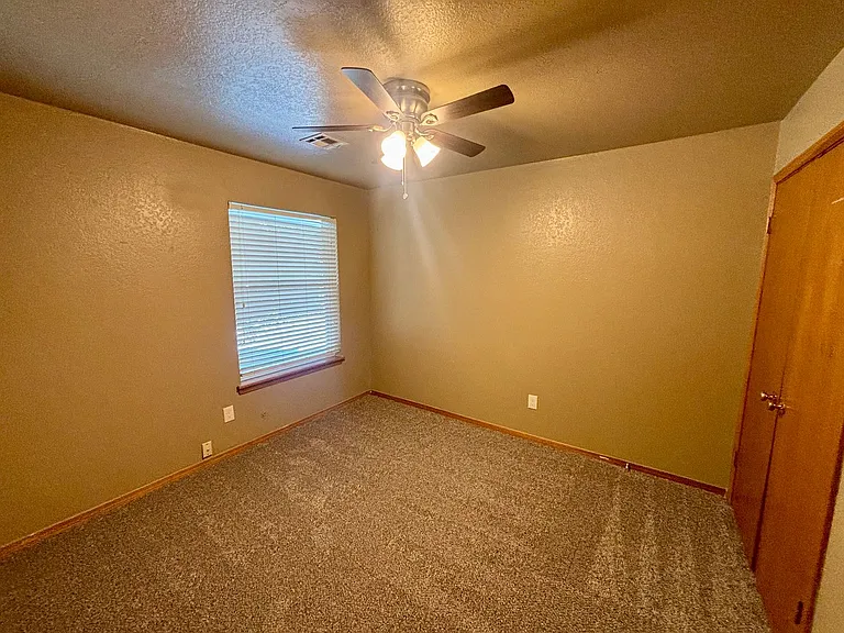 1304 Fairfax Cir — Photo 10