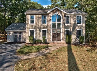 333 Rosewood Rd, Stroudsburg, PA 18360