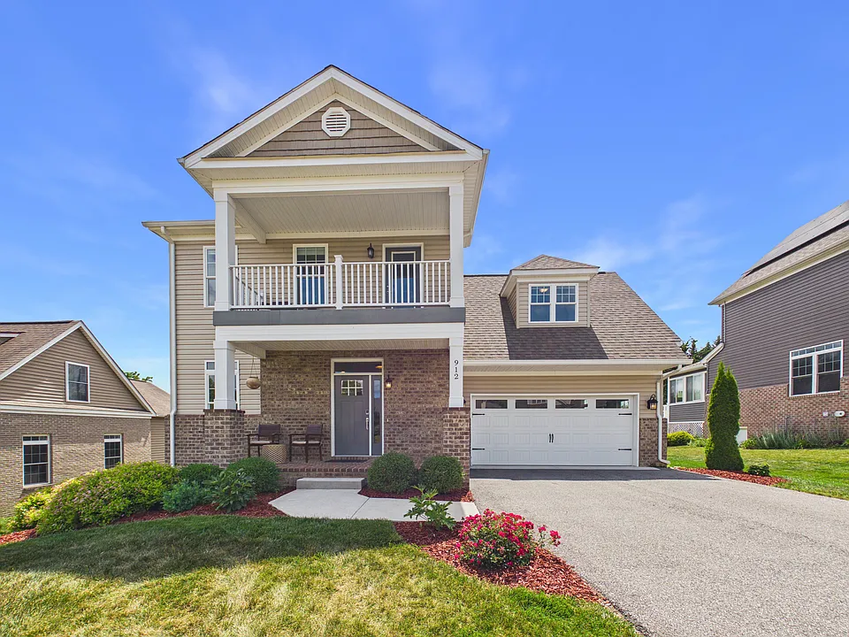 912 Kentwood Dr