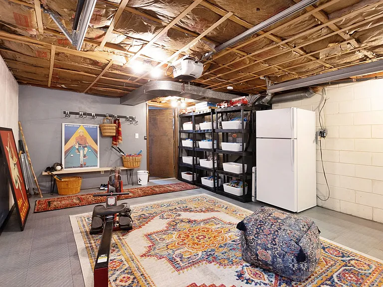 308 Twykingham Pl — Photo 38