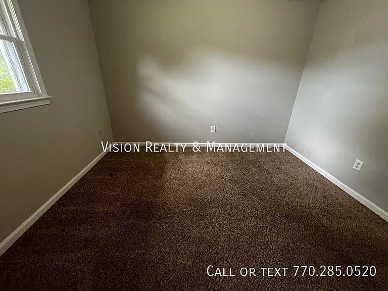 260 Castlegate Cir — Photo 9