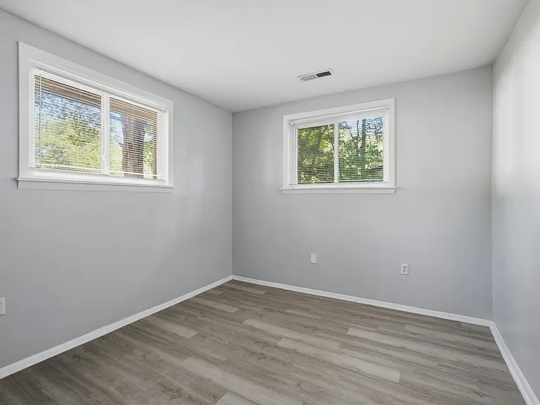 308 Harolds Dr NW — Photo 15