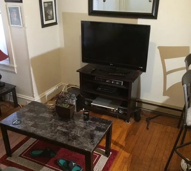 648 W Chestnut St #1 — Photo 5