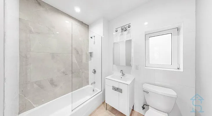 Rented by Skyhigh Realty NYC LLC | media 29