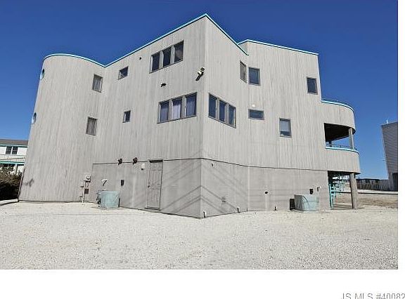 3rd image of 1087 Long Beach Blvd #B